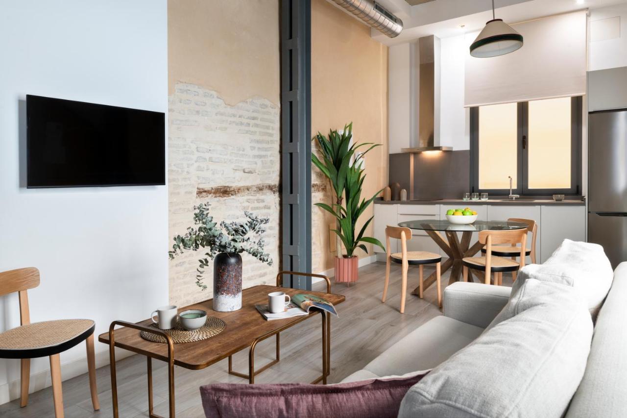 Suites Maestranza - Herreria By Magno Apartments เซบีญา ภายนอก รูปภาพ