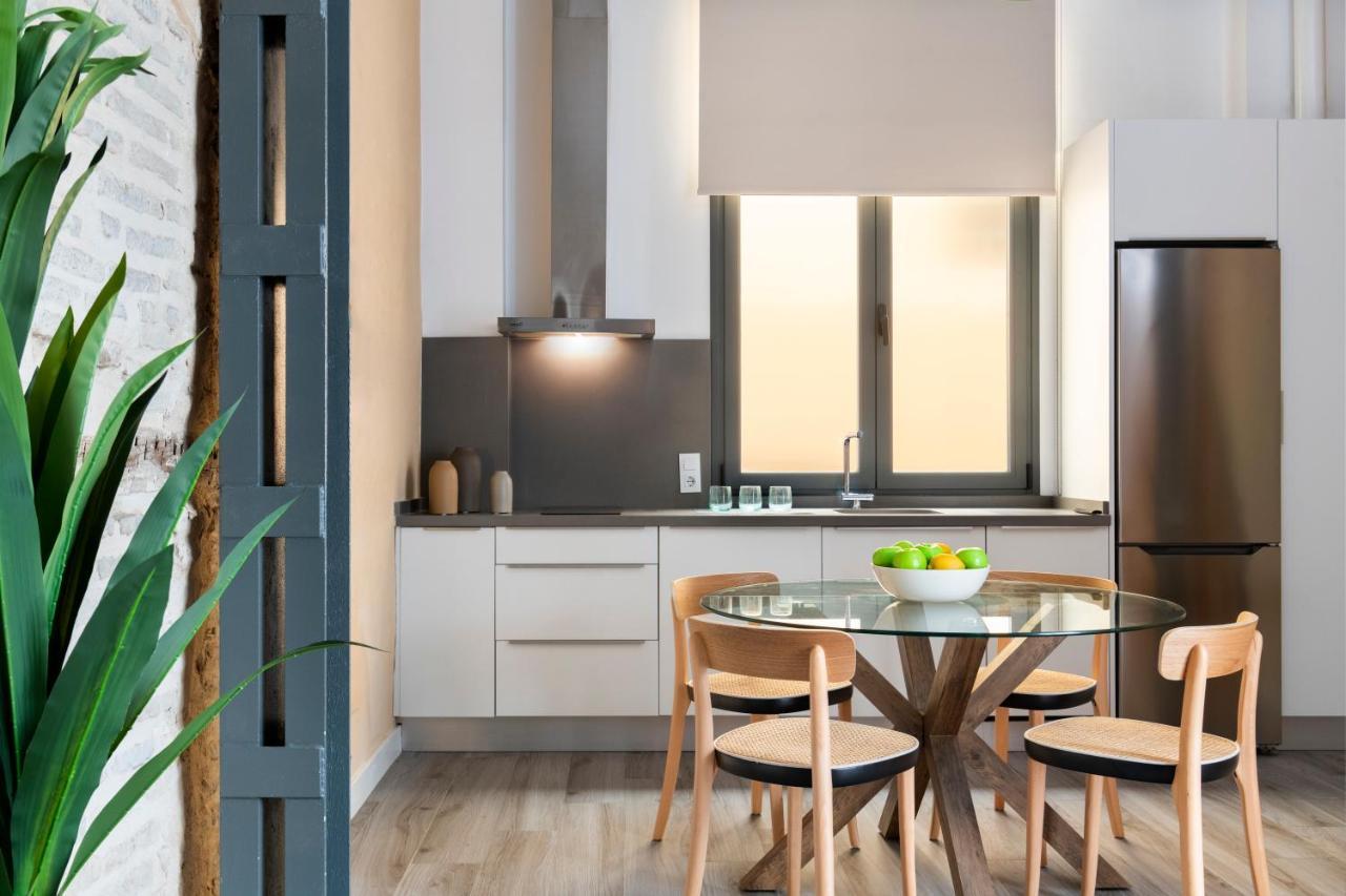 Suites Maestranza - Herreria By Magno Apartments เซบีญา ภายนอก รูปภาพ