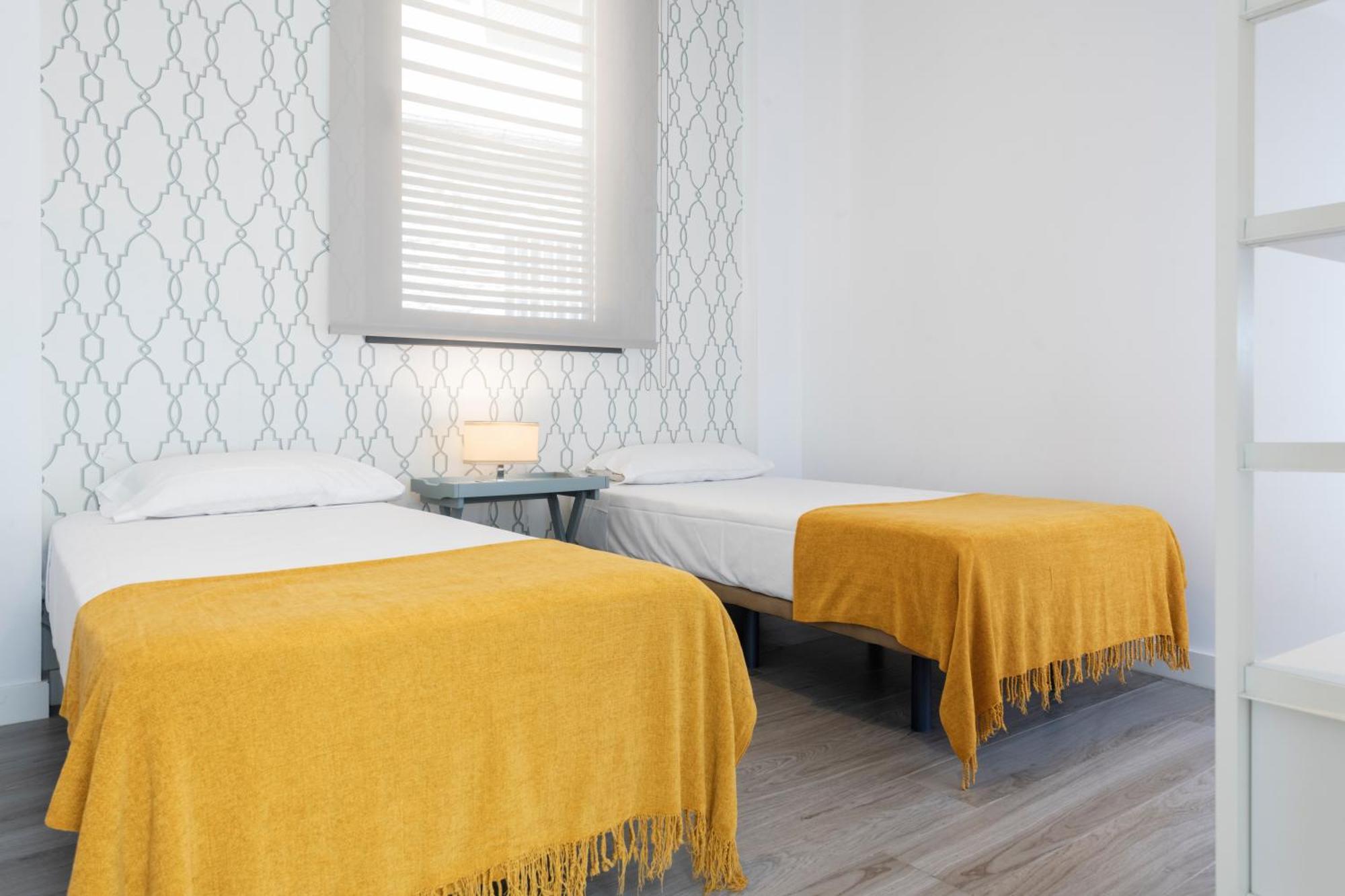 Suites Maestranza - Herreria By Magno Apartments เซบีญา ภายนอก รูปภาพ